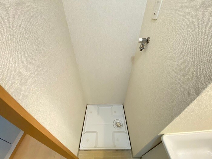 物件内観写真12　(洗濯機置場)