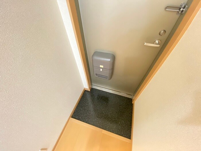 物件内観写真13　(玄関)