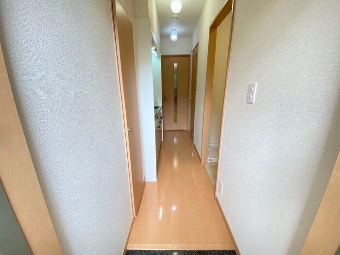 物件内観写真15　(廊下)