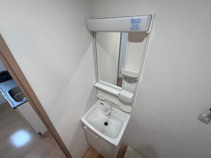 物件内観写真8　(洗面)