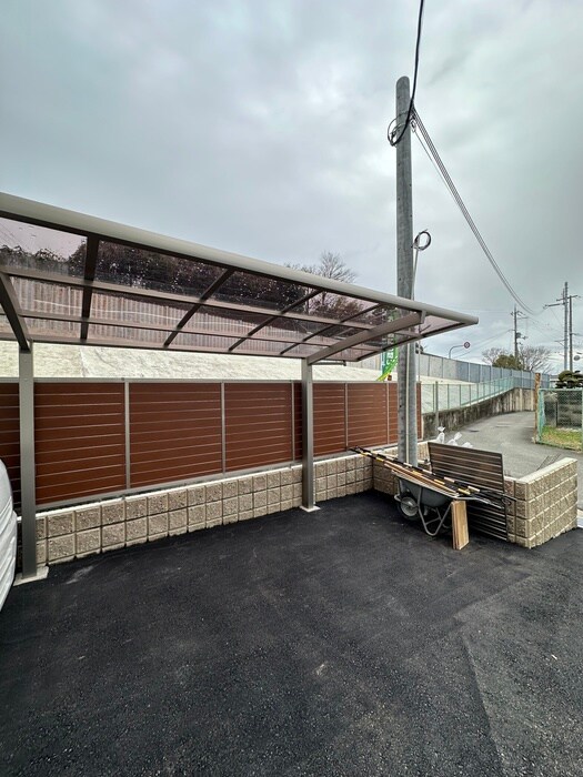 物件外観写真6　(駐輪場)