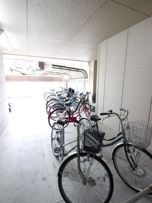 物件外観写真6　(駐輪場)