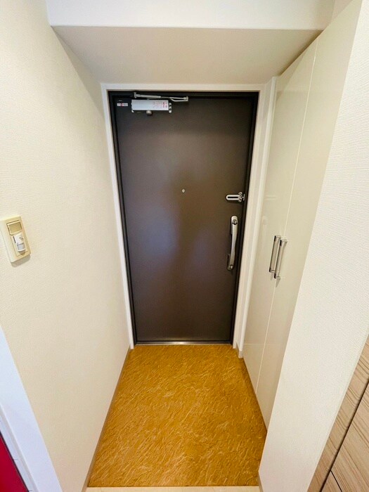 物件内観写真12　(玄関)