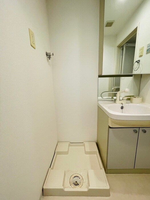 物件内観写真15　(洗濯機置場)