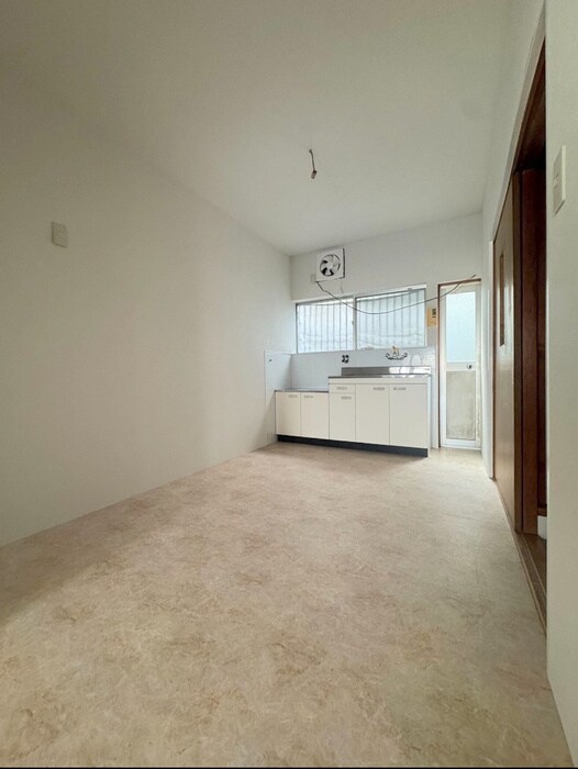 物件内観写真1　(居室)