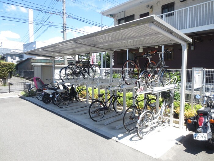 物件外観写真5　(駐輪場)