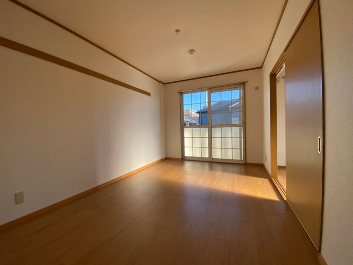 物件内観写真8　(居室)