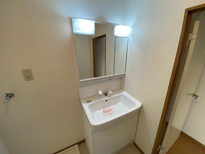 物件内観写真11　(洗面)