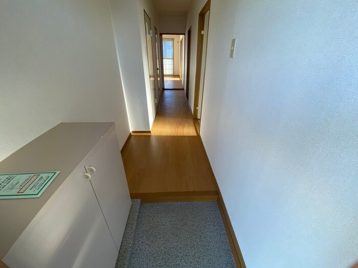 物件内観写真15　(玄関)