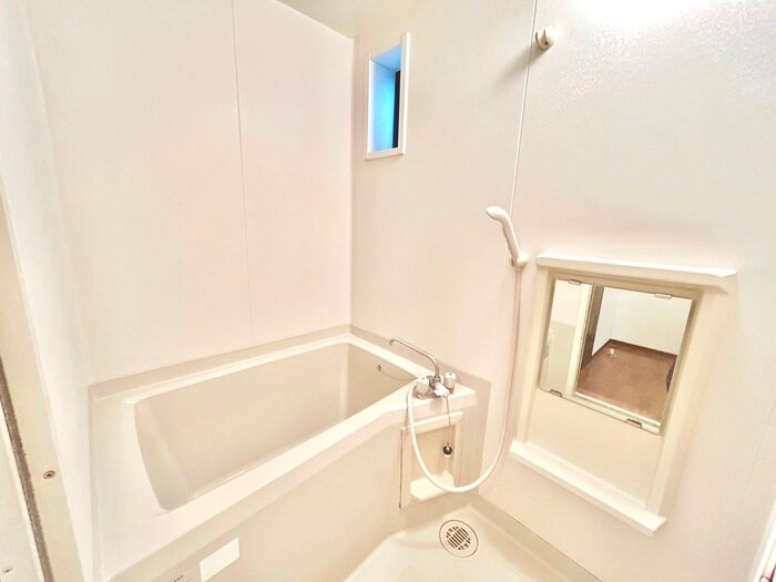 ヴォヌール・ミチのバス