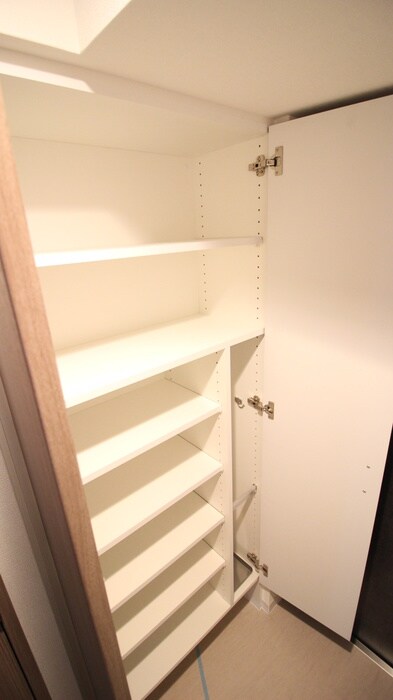 物件内観写真8　(収納)