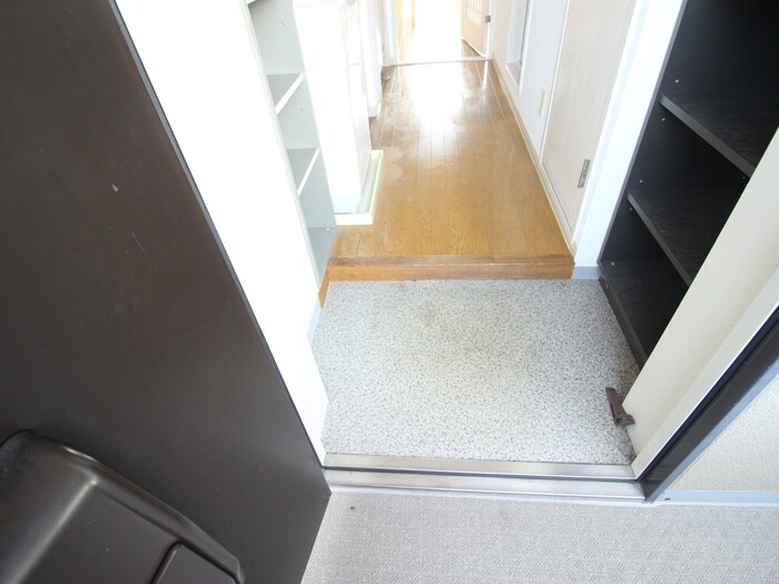 物件内観写真15　(玄関)