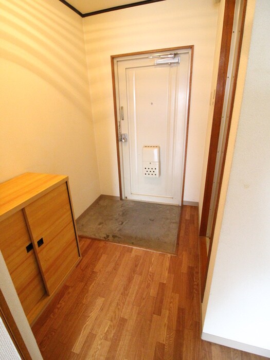 物件内観写真7　(玄関)