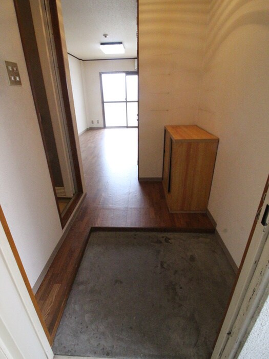 物件内観写真9　(玄関)