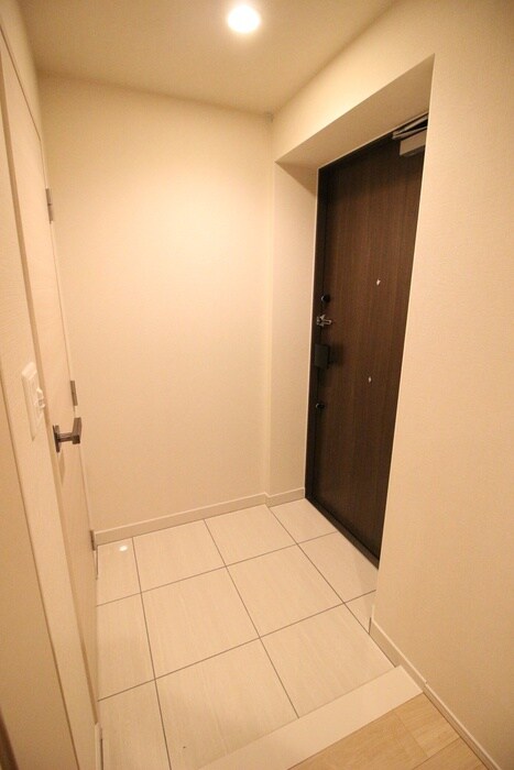 物件内観写真10　(玄関)