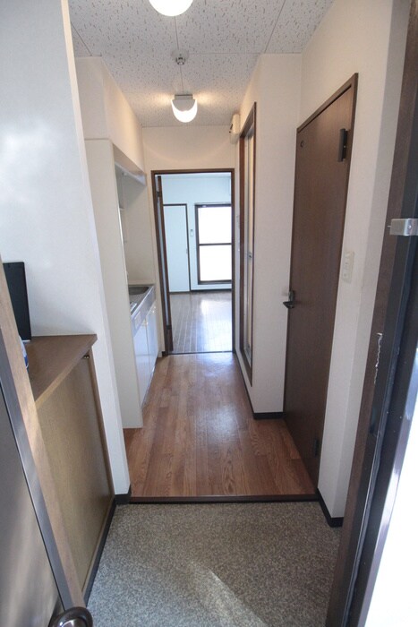 物件内観写真7　(玄関)