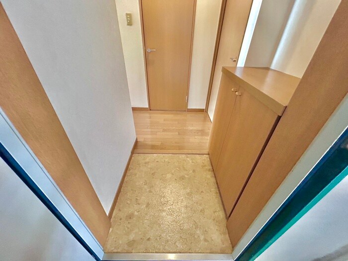 物件内観写真13　(玄関)
