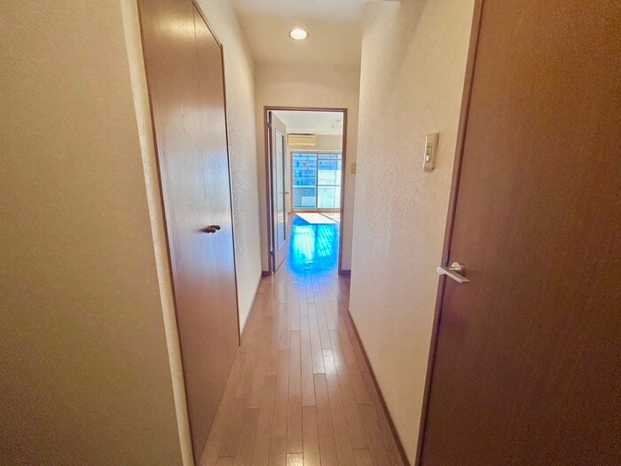 物件内観写真15　(廊下)