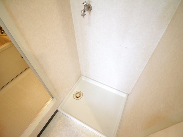 物件内観写真16　(洗濯機置場)