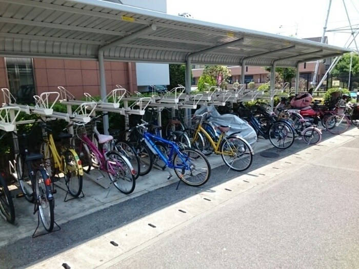 物件外観写真6　(駐輪場)