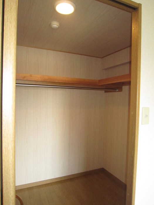 物件内観写真12　(収納)