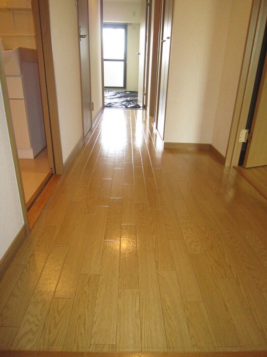 物件内観写真16　(玄関)