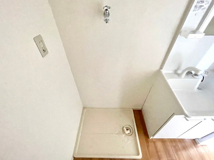 物件内観写真15　(洗濯機置場)