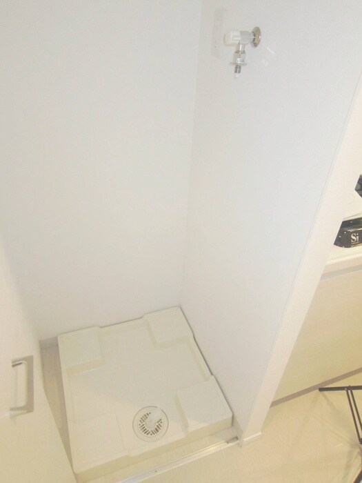 物件内観写真11　(洗濯機置場)