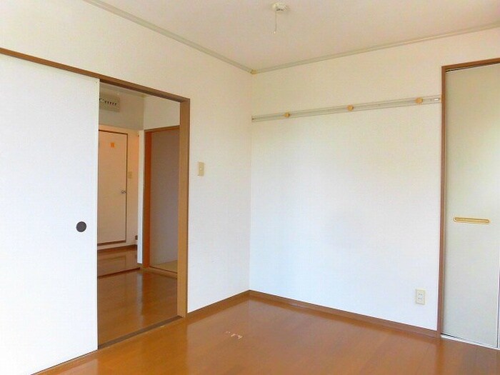 物件内観写真10　(居室)