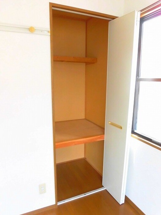 物件内観写真12　(収納)