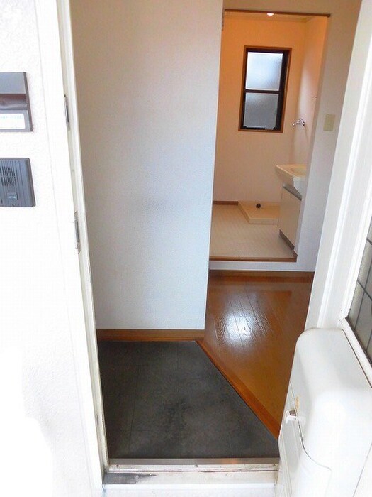 物件内観写真17　(玄関)