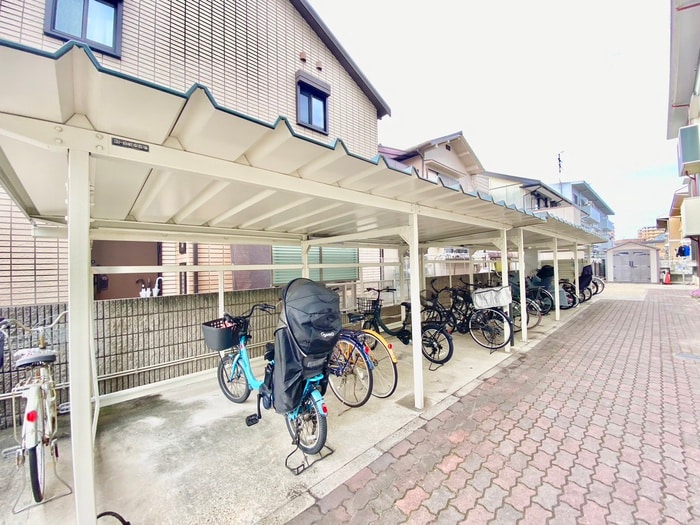 物件外観写真2　(駐輪場)