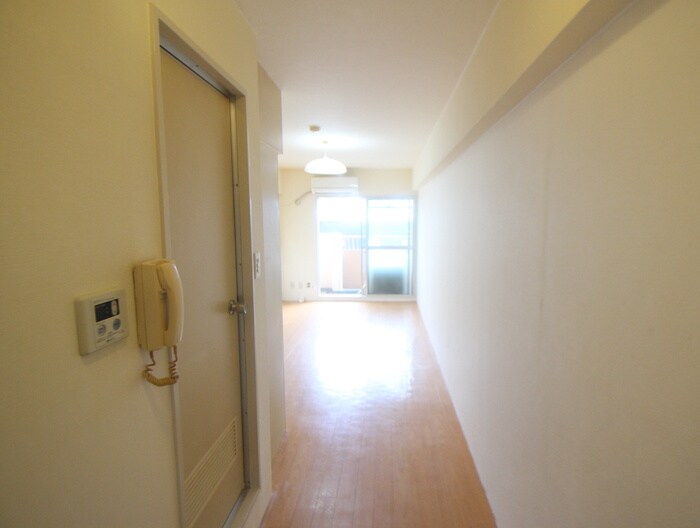 物件内観写真15　(玄関)