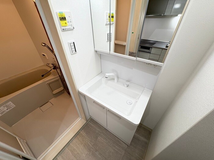 物件内観写真9　(洗面)