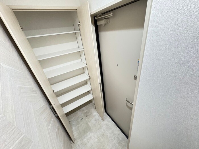 物件内観写真16　(靴箱)