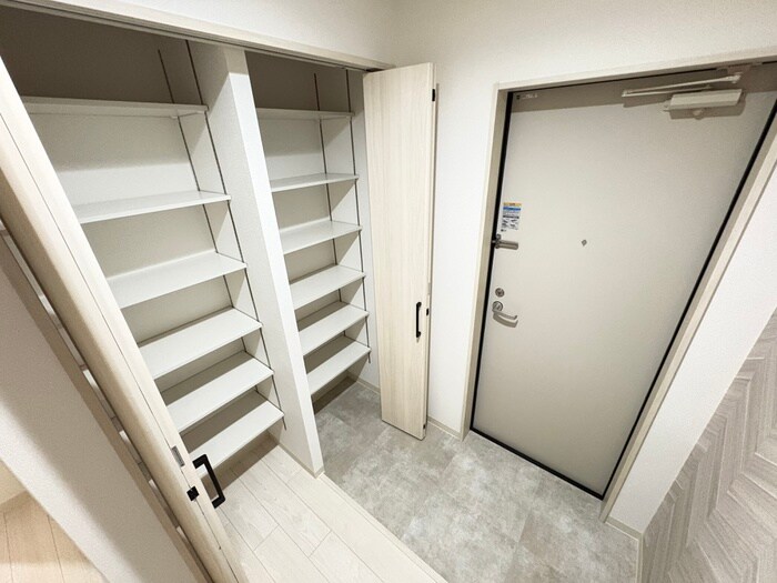 物件内観写真16　(靴箱)