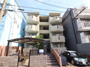 エレガンス緑地公園外観写真
