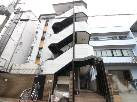 ラプティメゾン長居外観写真