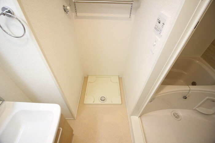 物件内観写真15　(洗濯機置場)