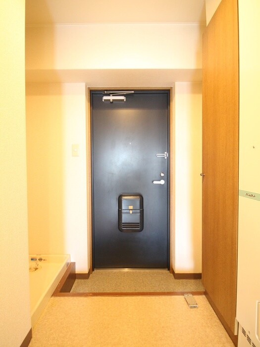 物件内観写真14　(玄関)