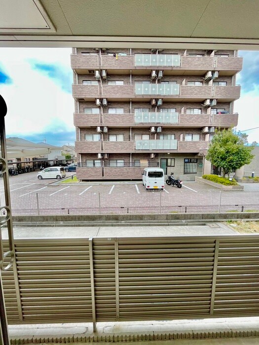 物件内観写真22　(室内からの展望)