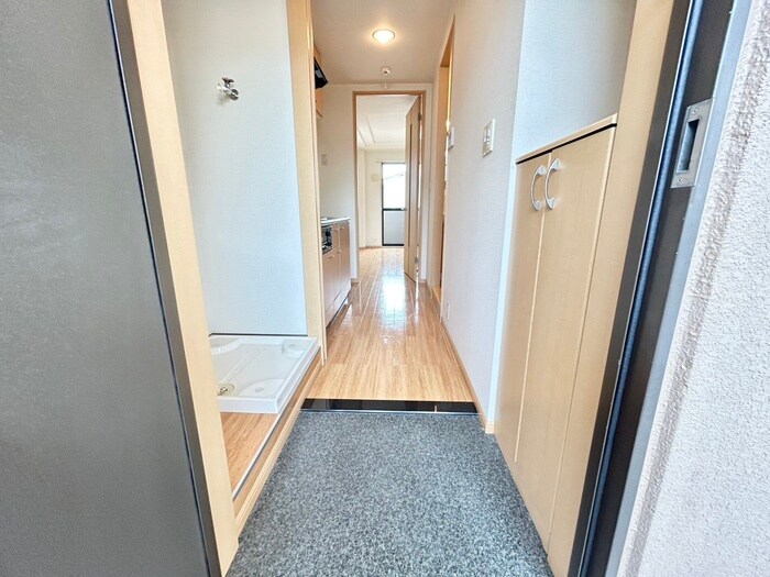 物件内観写真15　(玄関)