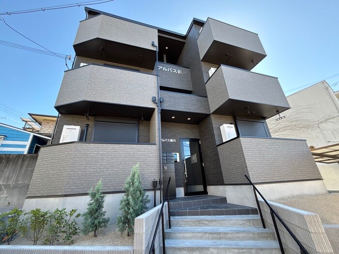 物件外観写真1　(外観写真)