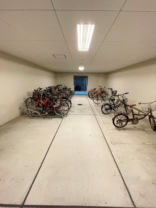 物件外観写真5　(駐輪場)