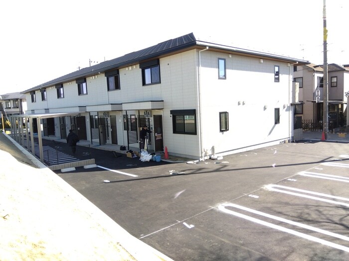 物件外観写真3　(駐車場)