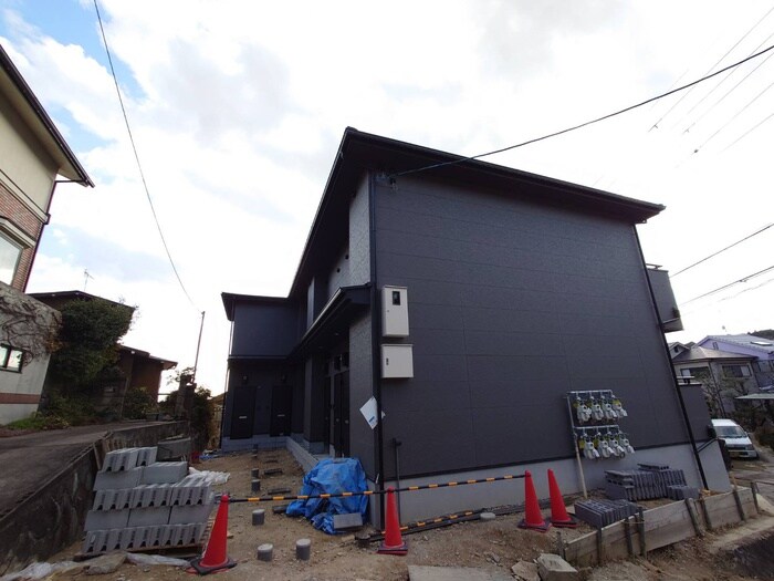 物件外観写真1　(建築中)