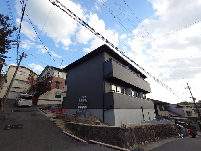 物件外観写真3　(建築中)