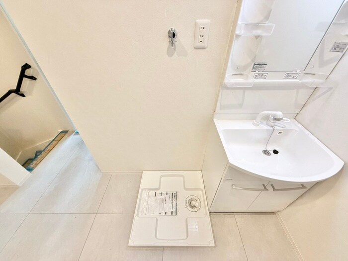 物件内観写真15　(洗濯機置場)