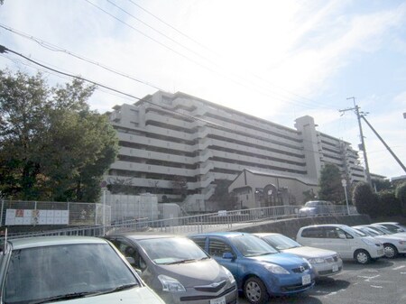 ｻﾝﾛｲﾔﾙ箕面ｺｽﾓ2号館(103)外観写真