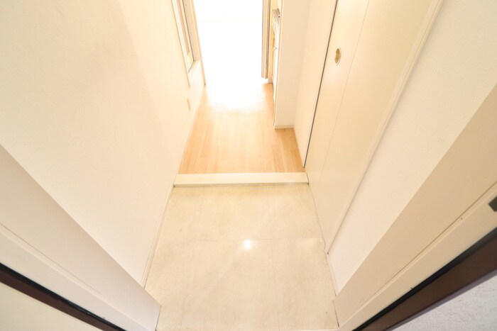 物件内観写真16　(玄関)